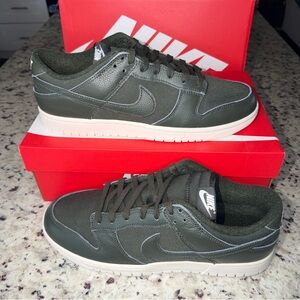 NWB Nike Size 12 DZ2538-300 Dunk Low Retro Premium Sequoia Green Leather New